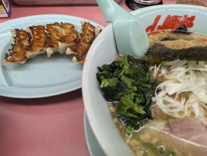 ラーメン山岡家の餃子セットの写真