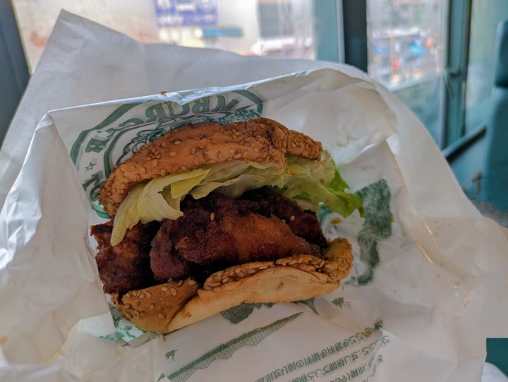 ラッキーピエロのチャイニーズチキンバーガー