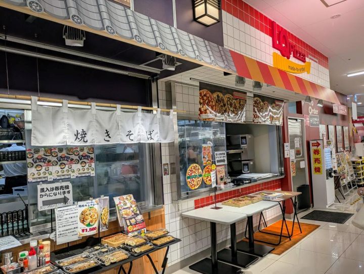 ロピア 上尾ビバホーム店 フードコート LQ Pizza ピザ イートイン MTO