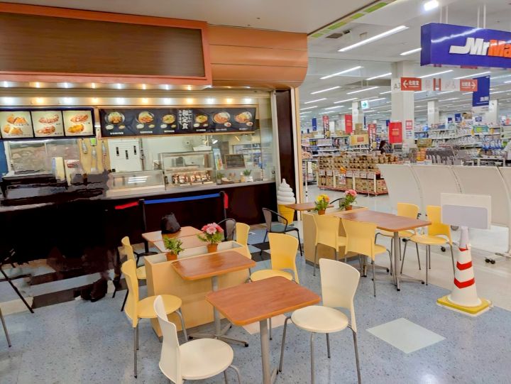 ロピア 倉賀野店 フードコート MTO イートインスペース