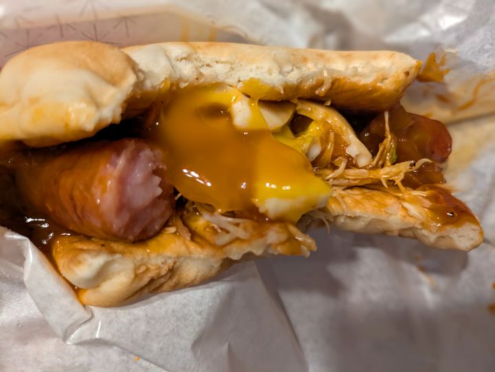 モスバーガー 月見フォカッチャ 半熟卵