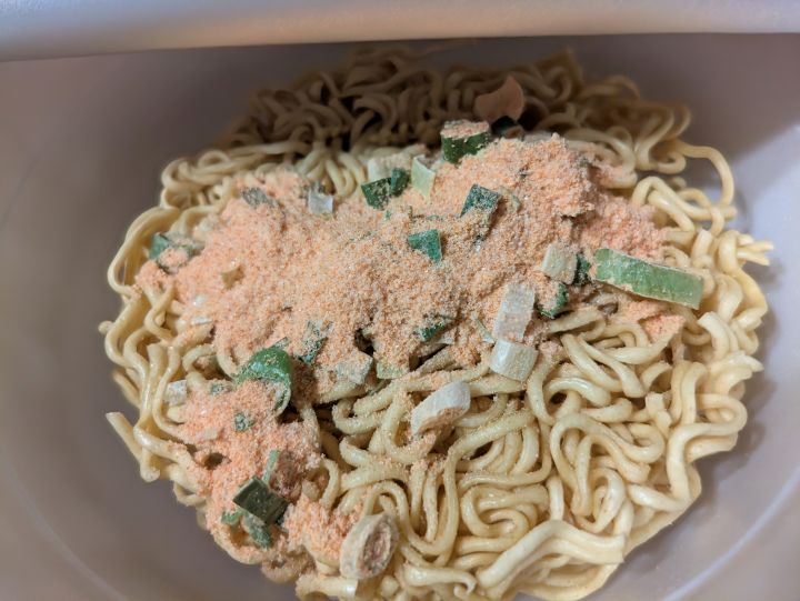 辛辛魚 2025 カップ麺