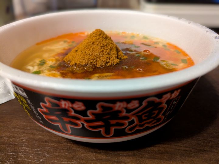 辛辛魚 2025 カップ麺