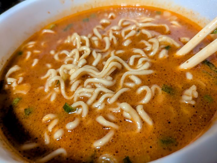 辛辛魚 2025 カップ麺