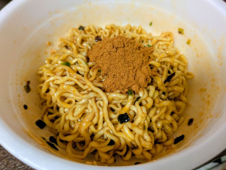 完成した「辛め辛辛魚まぜそば」