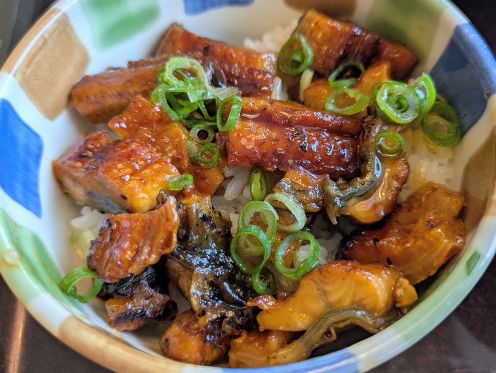 とんでんのミニうな丼 甘辛いタレのうなぎと青ねぎ